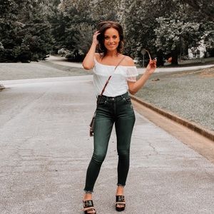 Meet your Posher, Amber